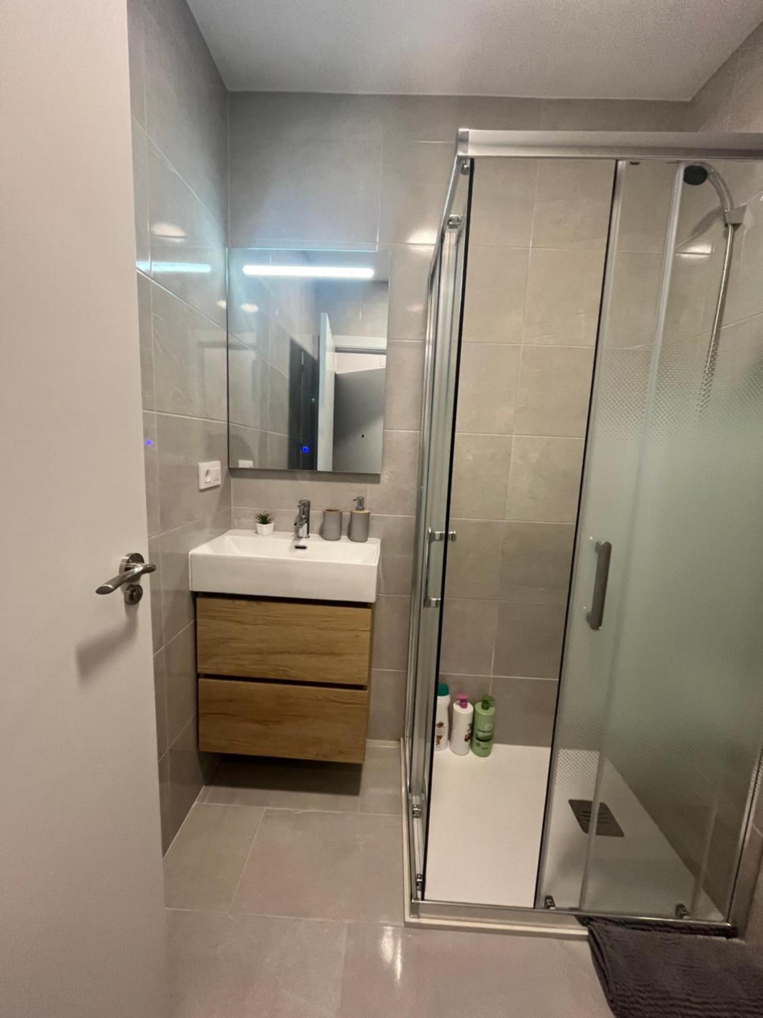 Apartamento Leon Centrico, Moderno Y Muy Equipado Алманса Екстериор снимка